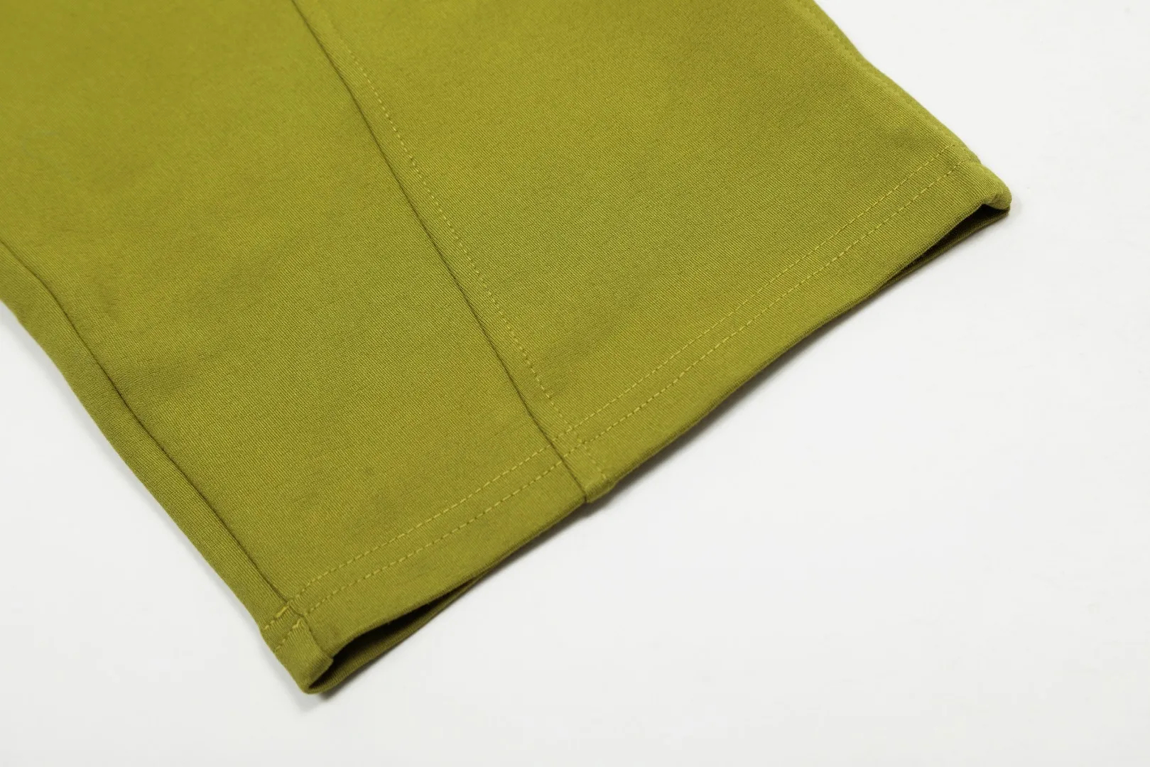 🅿️250 "Top quality" Style number: T7002# [Ralph Lauren solid color pony embroidered logo simple casual wide-leg trousers] ✅Ralph Lauren classic basic versatile unisex wide-leg spliced couple straight trousers ✅Brocade and cotton Roman cloth splicing technology ✅The version is restored to the original single The maximum size can be worn up to 170 pounds Loose, comfortable and stress-free ✅The upper body is simple and easy to match ootd must-have Good-looking clothes are never chosen by anyone. A must-have in couples’ wardrobes. Size: S-XL. Color: floral gray, black, yellow, and fruit green.